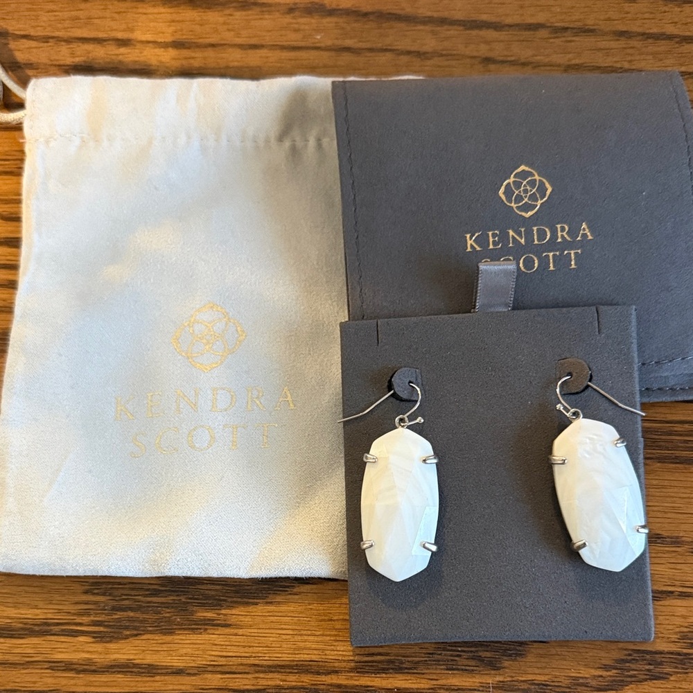 Kendra Scott Esme Drop Earrings